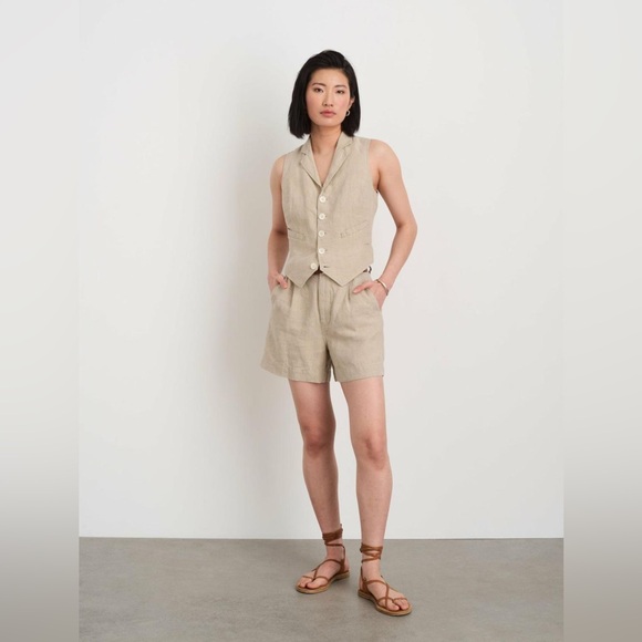 ALEX MILL Pleated Pull on Shorts in Flax Linen - Natural Khaki - Picture 2 of 6